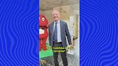 Il ministro Adolfo Urso è terrorizzato dal Gabibbo