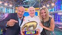 Paolo Montanelli porta due brioche giganti e in cambio ottiene il Tapiro dei record!