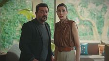 Akif e Suzan vengono scoperti da Harika