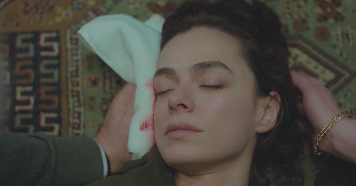 La forza di una donna: Nisan, Doruk e il malore di Bahar Video