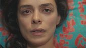 Bahar si confida con Ceyda e Yeliz
