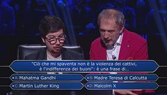 Mauro chiede l'aiuto dell'amico Dario