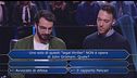 Riccardo chiede l'aiuto del 50:50 e dell'amico Alessandro