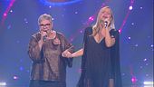 Saba de Rossi e Lola Ponce in "(You make me feel like) a natural woman"