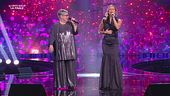 Saba De Rossi e Lola Ponce in (You Make Me Feel Like) A Natural Woman