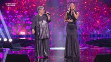 Saba De Rossi e Lola Ponce in (You Make Me Feel Like) A Natural Woman