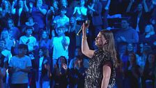 Emma canta ''Apnea''