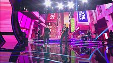 Raf e Stash cantano ''Self control''