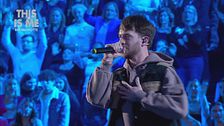 Holden canta ''Nuvola'' e ''Randagi''