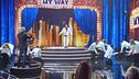 Garrison canta ''My way''