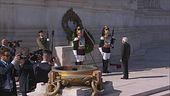Festa del 2 giugno, l'omaggio al Milite ignoto e la parata