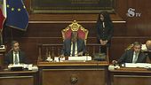Centrosinistra seduto nell'aula del Senato, bagarre sul Dl Sicurezza