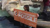 Imbrattarono di carbone la "Barcaccia", assolti a Roma 3 ecovandali