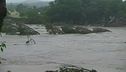 Tragica alluvione in Texas, il fiume investe i campi scout