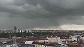 Caldo e temporali, meno 10 gradi al Nord, rischio nubifragi