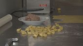 Taglioli, fettuccine, ravioli, a Roma il pastificio degli ultimi