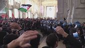 Anarchici, centri sociali e "maranza" hanno bruciato la giornata pro Gaza
