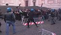 Fiamme, scontri e feriti, la guerriglia al corteo pro Pal di Roma