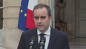 Crisi in Francia, Macron chiede tempo: "Se fallisco ne rispondo"
