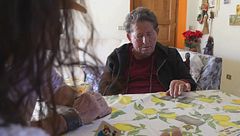 "Giocate a briscola? Mamma vi aspetta, offriamo merende e sorrisi"