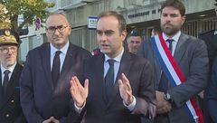 Francia, Macron tira diritto e affida il secondo incarico a Lecornu