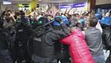 Corteo Gkn a Firenze, gli antagonisti all'assalto della Polizia