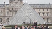 Furto di gioielli al Louvre, caccia alla banda dei finti operai