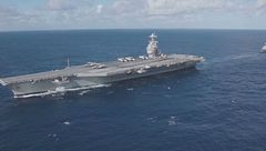 Trump schiera portaerei, caccia, incursori davanti al Venezuela