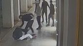 Il compleanno, poi il branco ha accoltellato lo studente