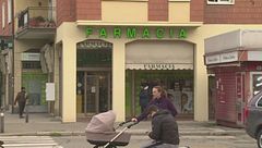 Bologna, prima viene deriso, poi preso a calci e pugni