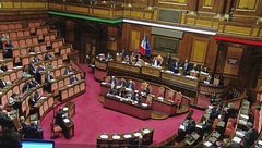 Affitti brevi, banche, azioni, tassa sui mini pacchi e Rc auto