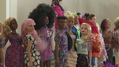 Generazioni di bambine ci giocano dal 1959, è un caso la mostra su Barbie