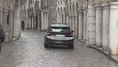 Treviso in ostaggio di maranza e baby gang, lo spray urticante alle cassiere