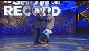 Gerry Scotti e Lorenzo Veltri, un imprevisto tutto da ridere