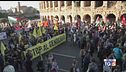 Il corteo pacifico poi la guerriglia