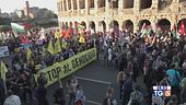 Il corteo pacifico poi la guerriglia