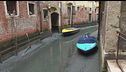 Acqua bassa a Venezia. Etna, eruzione e scosse