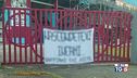 Striscione di minacce contro i testimoni