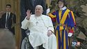 Papa, il mondo prega Condizioni stazionarie
