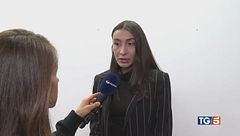 "Aggredita sul treno ma nessuno è intervenuto"