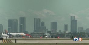 Voli cancellati niente stipendi