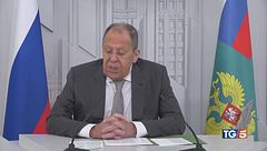 Lavrov apre al dialogo 100mila ucraini al buio