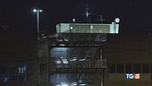 Vola dal tetto muore a 16 anni