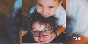 Uccide figlio di 8 anni e poi si toglie la vita