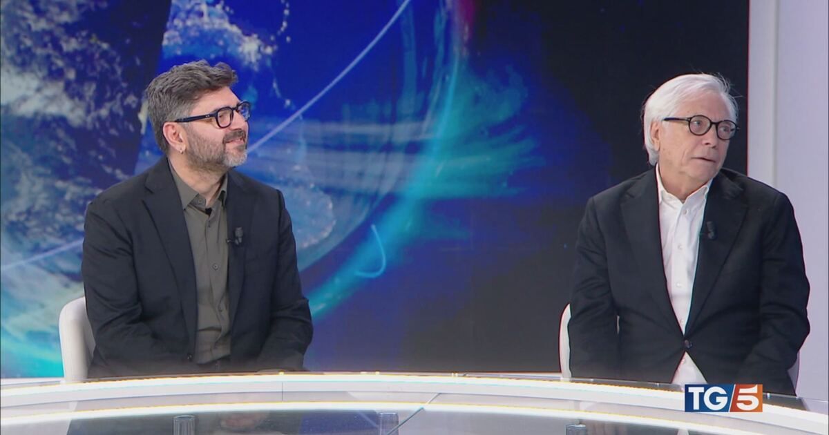 TG5: Nino D'Angelo e suo figlio al Tg5 Video | Mediaset Infinity