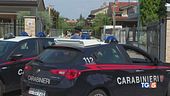 Stermina la famiglia "Vive in un mondo suo"