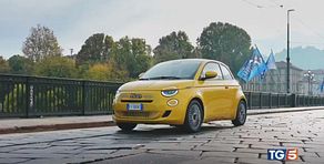 Elkann: 500 ibrida e cuore Fiat a Torino