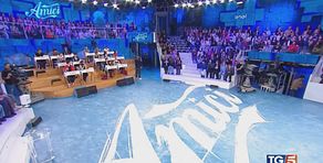 Amici, Verissimo e stasera c'è Zelig