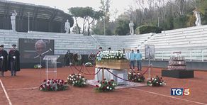 Omaggio a Nicola sul "suo" campo