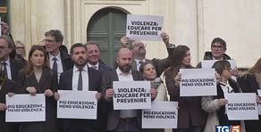 Sì a legge Valditara, insorge l'opposizione